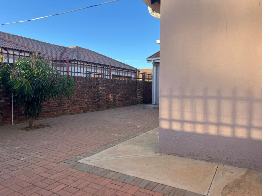 3 Bedroom Property for Sale in Mafikeng North West